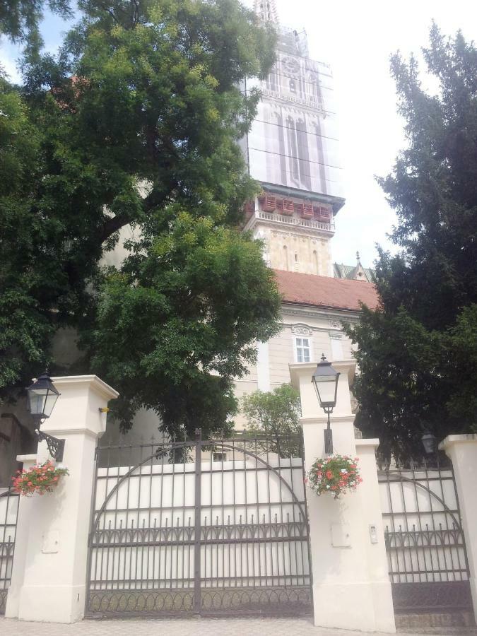 Apartment History Загреб Экстерьер фото